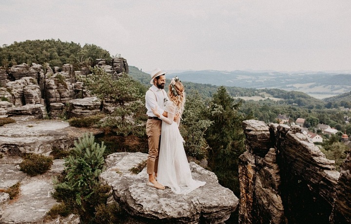 Pár se bude brát přesně po osmnácti měsících chození. 