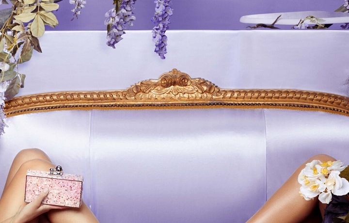 Nechte své nohy vyniknout. 