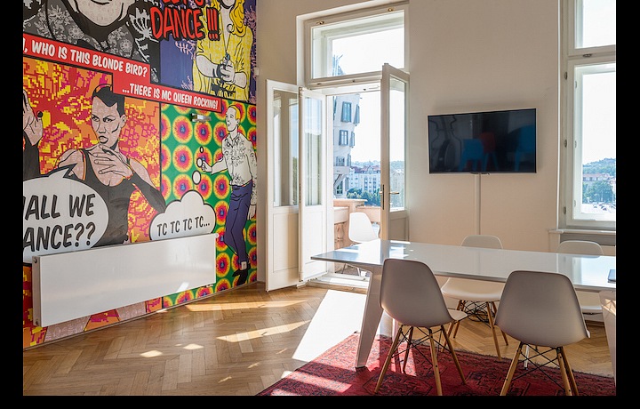 Gym - druhá místnost pro workshopy a semináře s balkónem a krásným výhledem 