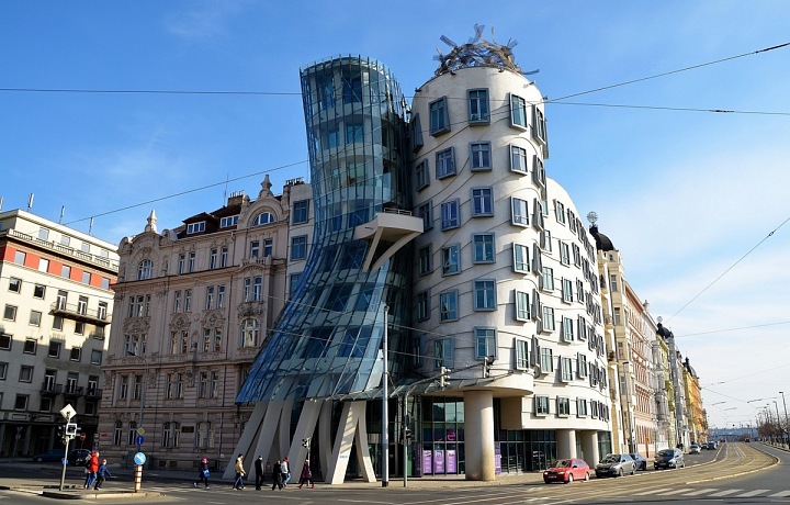 Tančící dům, Praha