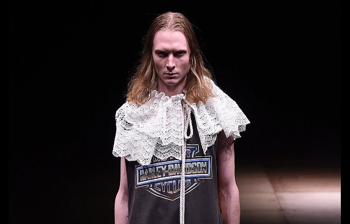 Ženské prvky v pánské kolekci Thibaut S/S 2018