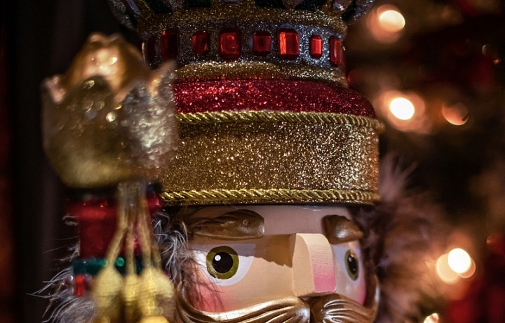 Nejoblíbenější vánoční písní shodně u Čechů i Slováků je Tichá noc. 