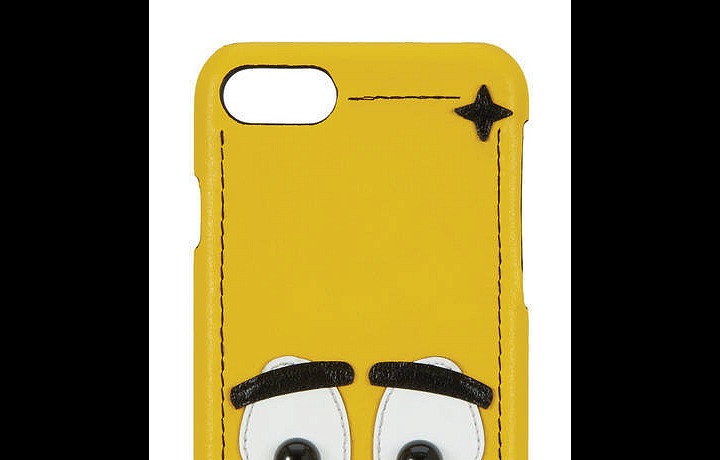 Nejlevnějším kouskem kolekce je pouzdro na iPhone 7