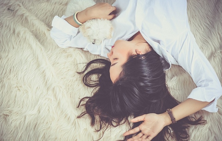 Brániční dýchání se nejlépe trénuje vleže