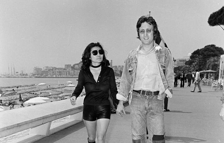 Yoko byla sexy kost.