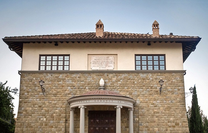 Nově vystavěné divadlo