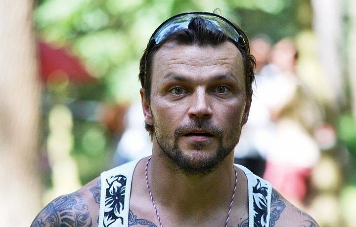 Tomáš je pořádný kus chlapa, ženskou prý ale nemá. 