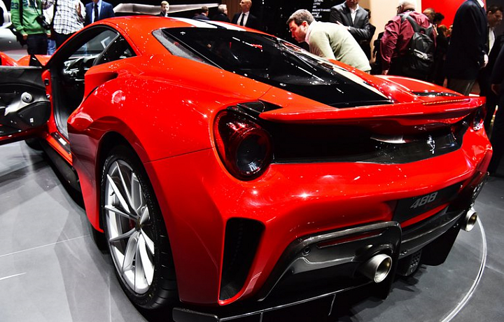 Ferrari 488 Pista v Ženevě