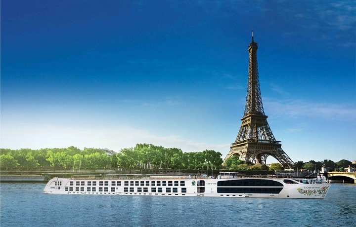 Plovoucí hotel a jeho výprava