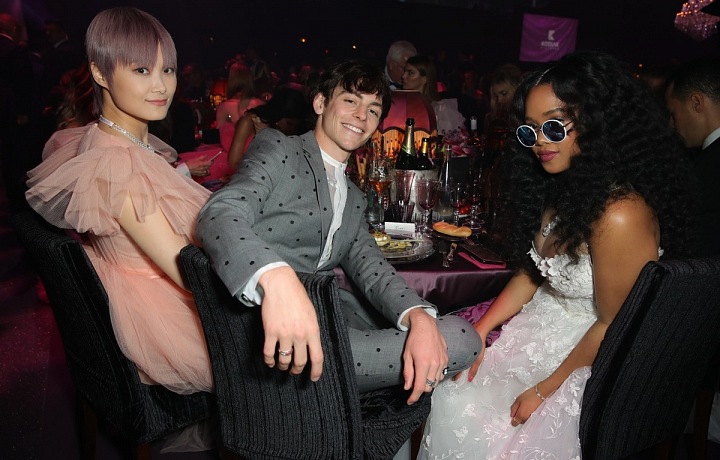 Li Yuchun, Ross Lynch, H.E.R