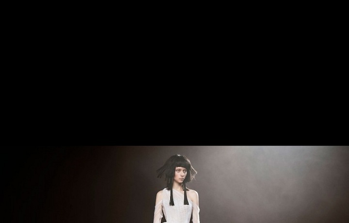 Asymetrie a elegance. To je nova Vera Wang.