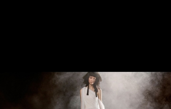 Asymetrie a elegance. To je nova Vera Wang.