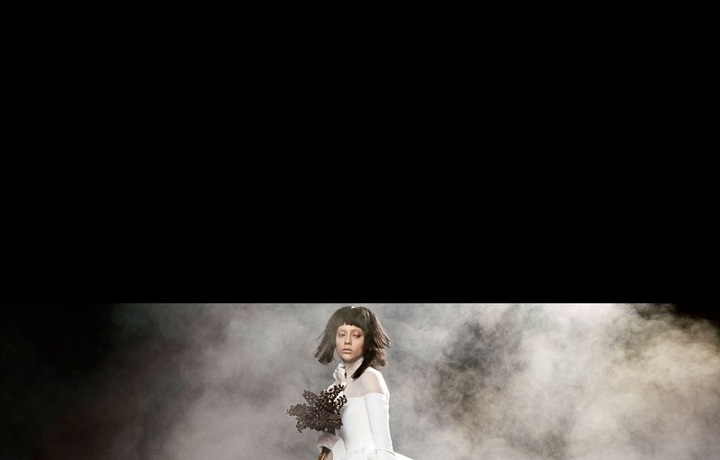 Naducaná a velká sukně.