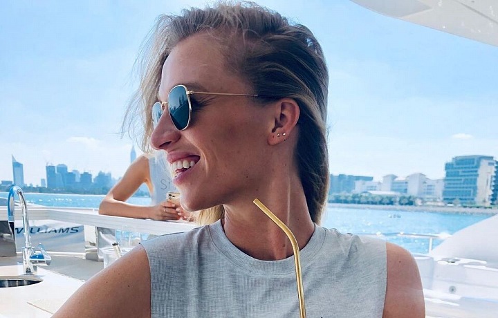 Veronika s kokosem. 