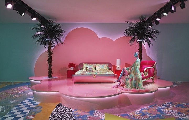 Unikátní instalace, Sasha Bikoff