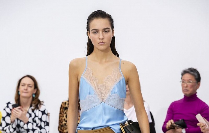 Victoria Beckham kolekce SS19.