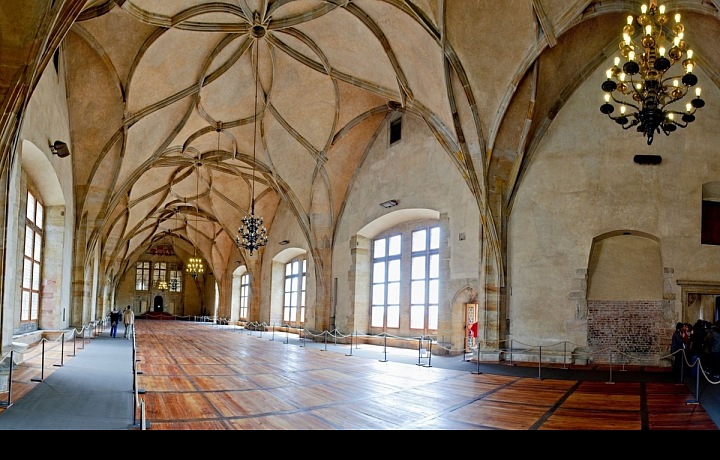 Vladislavský sál před rekonstrukcí. 