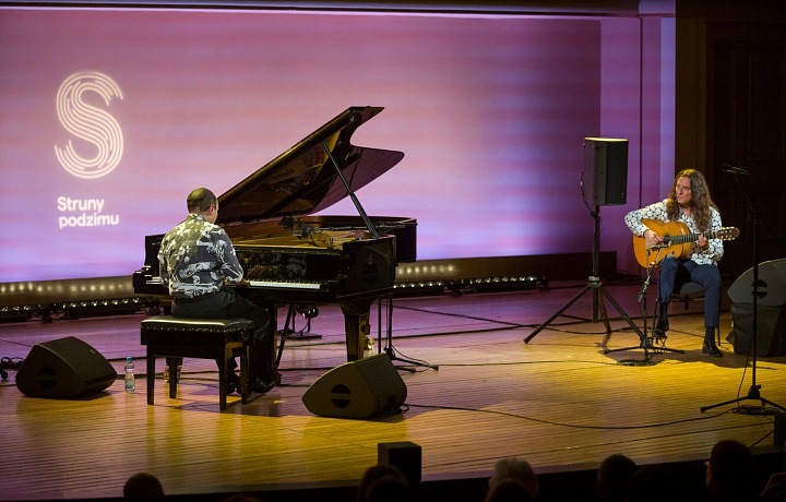 Struny podzimu koncert CAMILO & TOMATITO