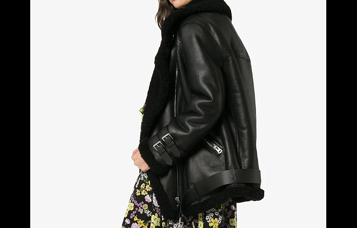 Black Friday Farfetch na luxusní značky sleva až 50%.