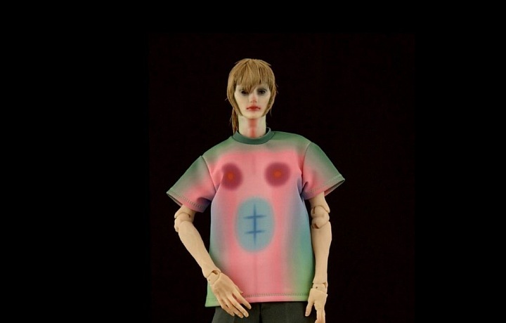 Pánský model z kolekce Walter Van Beirendonck SS 2021