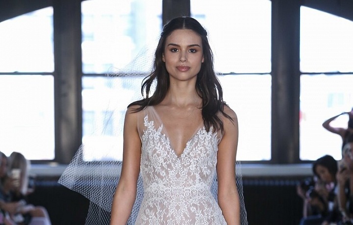 Jedinečné detaily a luxusní šaty SS 19