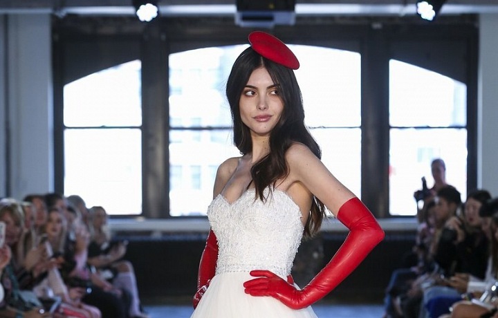 Jedinečné detaily a luxusní šaty SS 19