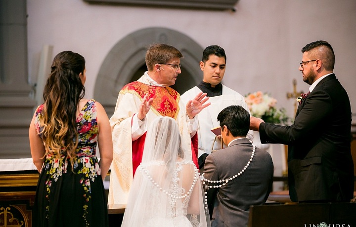 . El lazo tvoří jednu z nejdůležitějších mexických svatebních tradic, která je velmi populární i v jiných latinskoamerických zemích nebo na katolických Filipínách