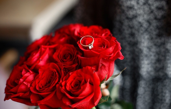 Žádost o ruku během Valentýna: klišé nebo novodobý trend?