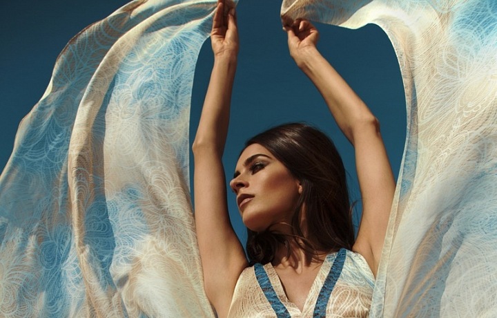 Šaty lehčí než vzduch!