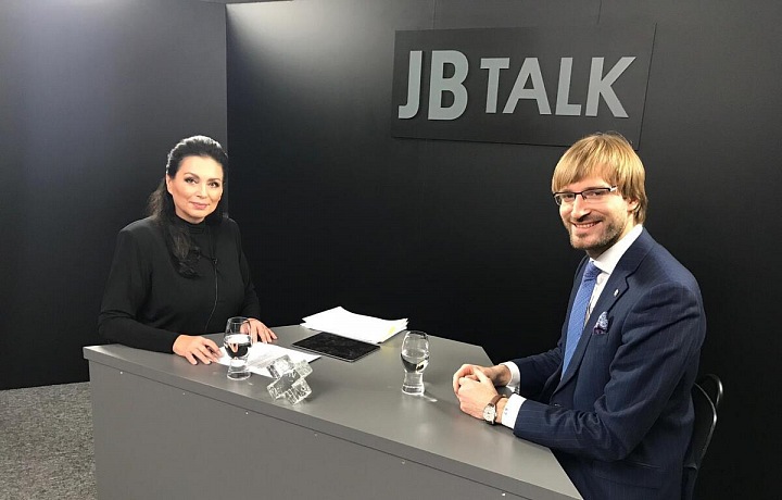Jana Bobošíková se vrátila na obrazovky v roli moderátorky. 