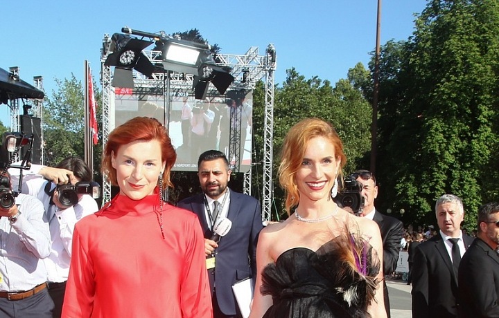 Lenka Krobotová, Hana Vagnerová 