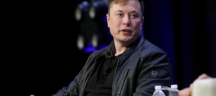 Elon Musk v kožené bundě