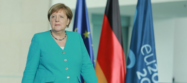 Angela Merkelová oblékla kostýmy snad všech barev
