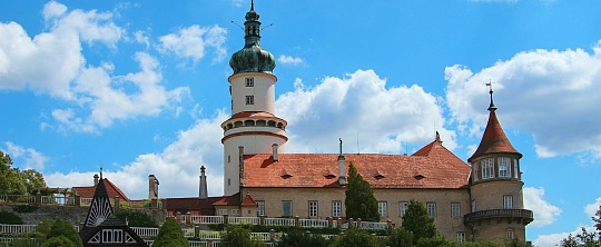 Rod Bartoňů z Dobenína: Od prostých kořenů k šlechtickému titulu