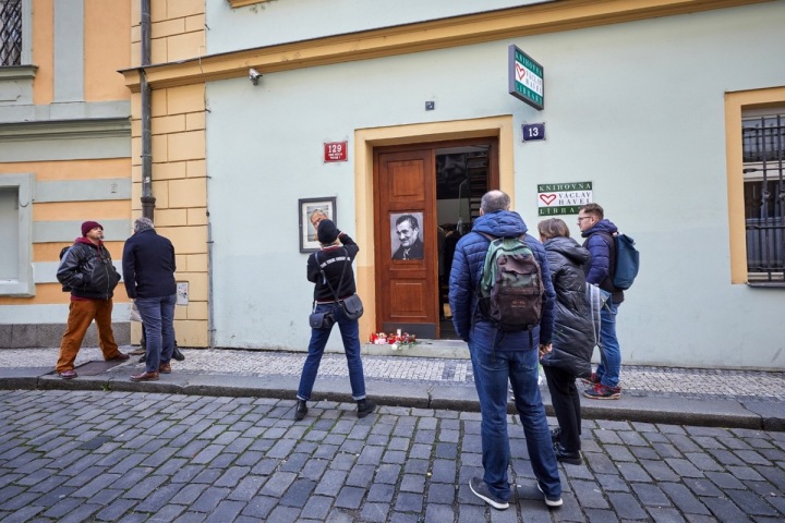 Knihovna patří ke kulturnímu centru celé ulice