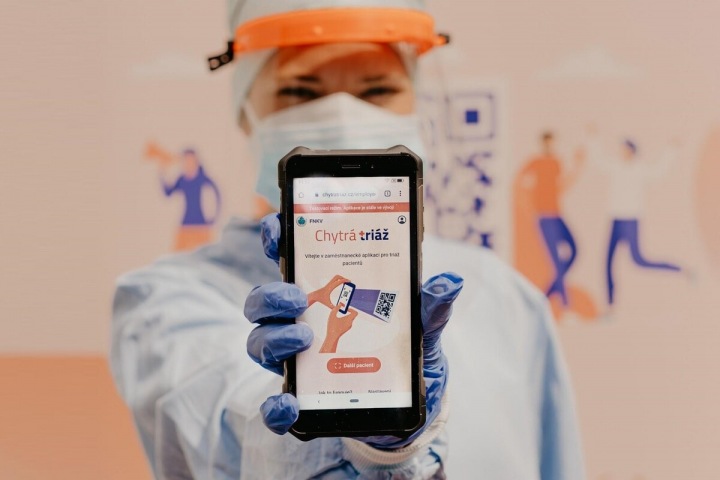 Do nemocnice s QR kódem. Do nemocnice s QR kódem.