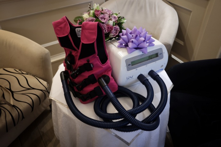 Dýchací vesta pro sedmiletou Aničku od nadačního fondu Naše plíce