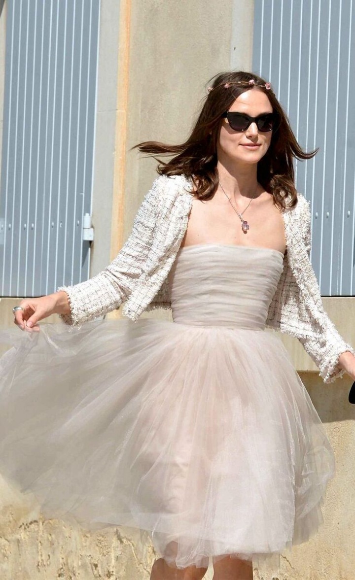 Keira Knightley v krásných Chanel šatech