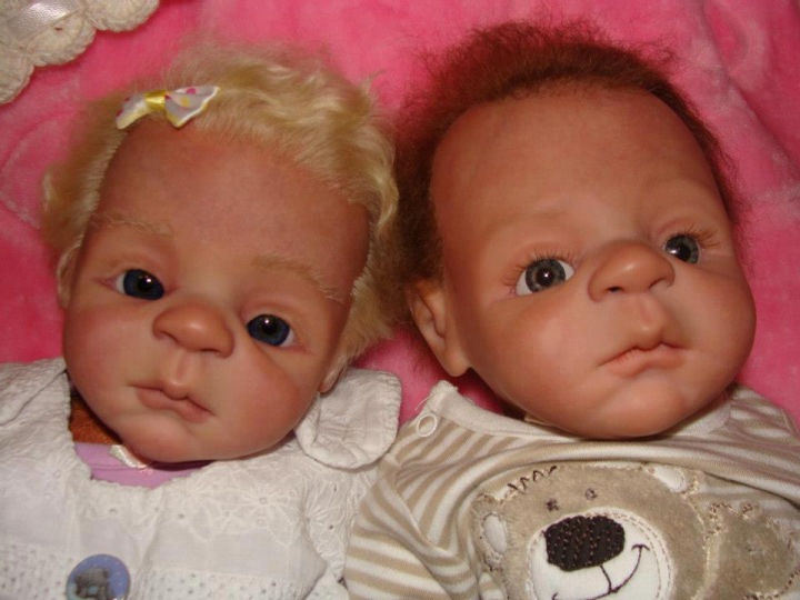 No nejsou tahle děťátka rozkošná? Až na to, že jsou z plastu...