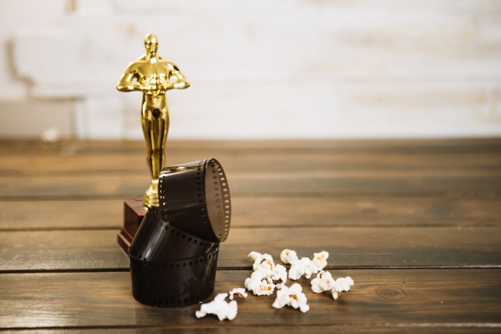 Soška Oscara spolu s popcornem Soška Oscara spolu s popcornem