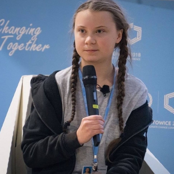 Greta o problémech s klimatem hovoří po nejrůznějších světových konferencích. Greta o problémech s klimatem hovoří po nejrůznějších světových konferencích.
