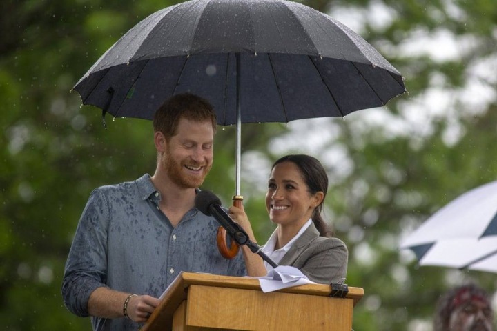 Meghan a Harry chtějí žít v Kanadě. Meghan a Harry chtějí žít v Kanadě.