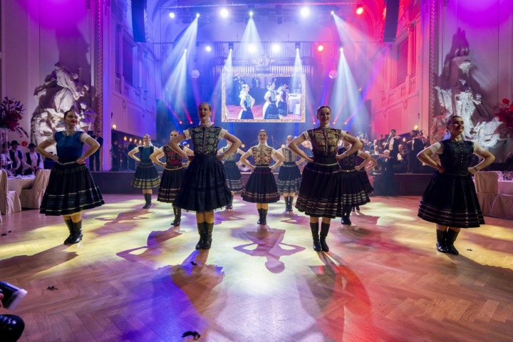 K dobrému jídlu loni nechyběl ani tanec