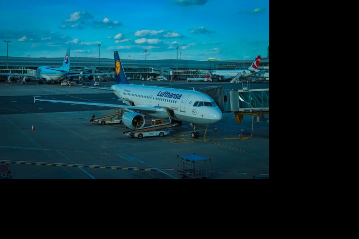 Letadlo na letišti Václava Havla