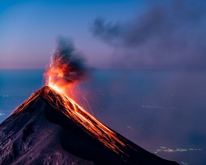 Erupce sopky, ilustrační obrázek 
