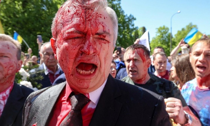 Politý ruský velvyslanec Sergej Andrejev.