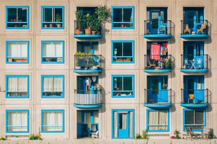 Apartmány s modrými okenicemi