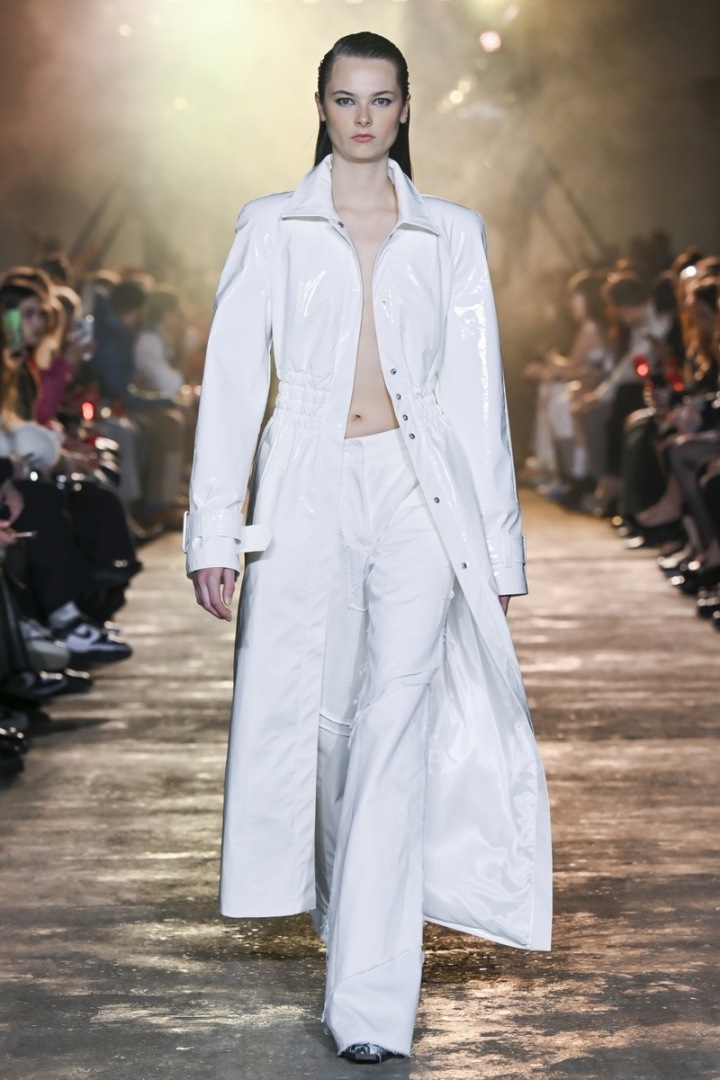 Některé modely vypadaly bělejší než sníh