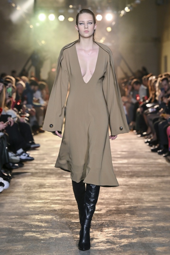 Nevýrazné barvy si opět říkají o slovo