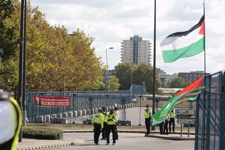 Demonstranti se opět sešli v Londýně